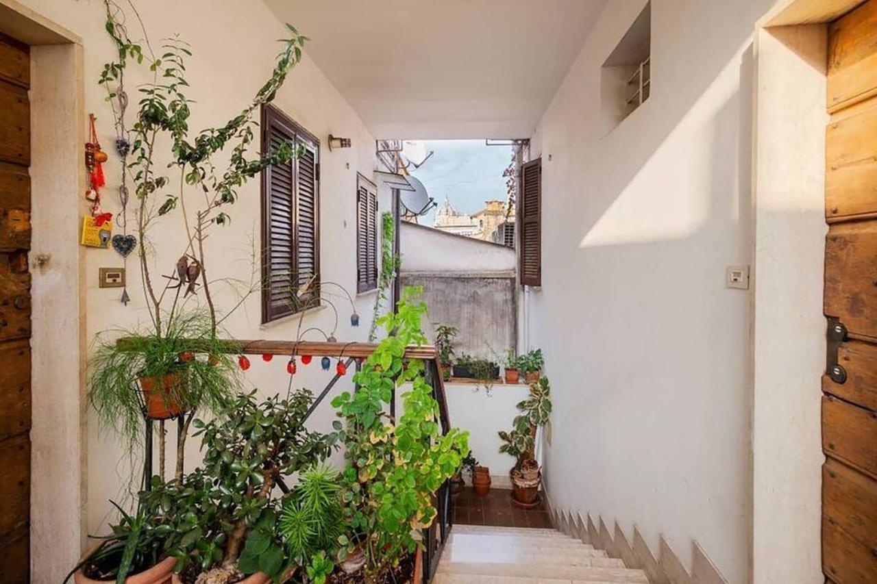 Hostme Colosseum Apartment Рим Екстериор снимка